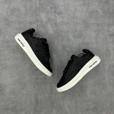 SAPATENIS LV PRETO COM DETALHE BRANCO