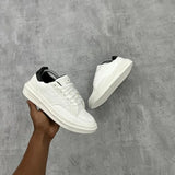 SAPATENIS LV BRANCO COM DETALHE PRETO